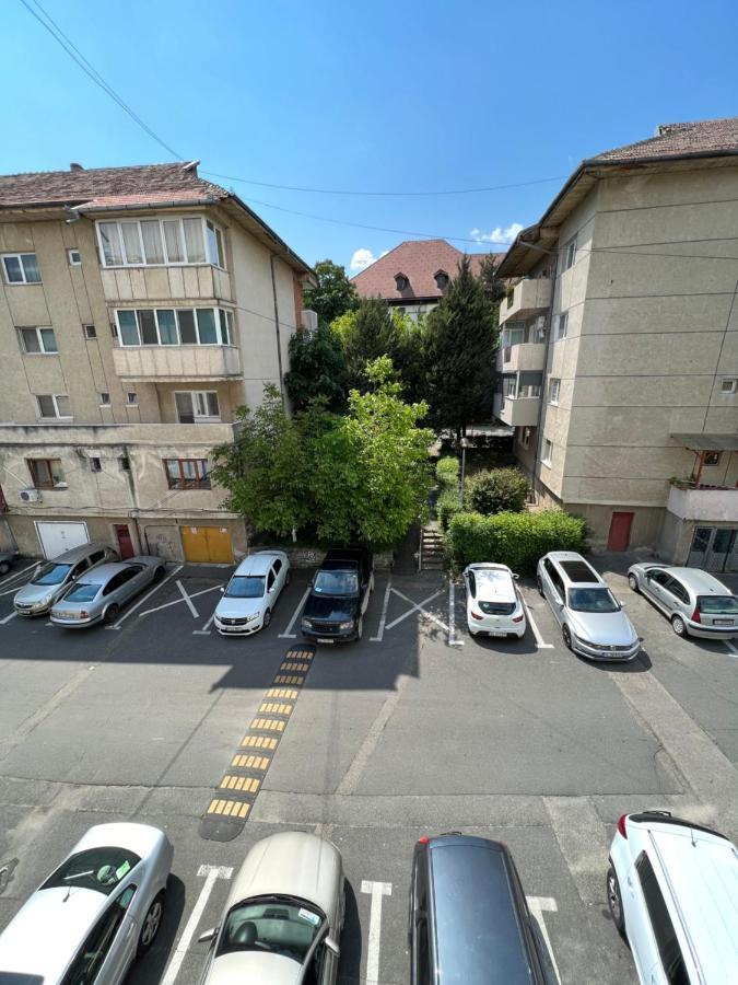 Apartament Centru Рымнику-Вылча Экстерьер фото